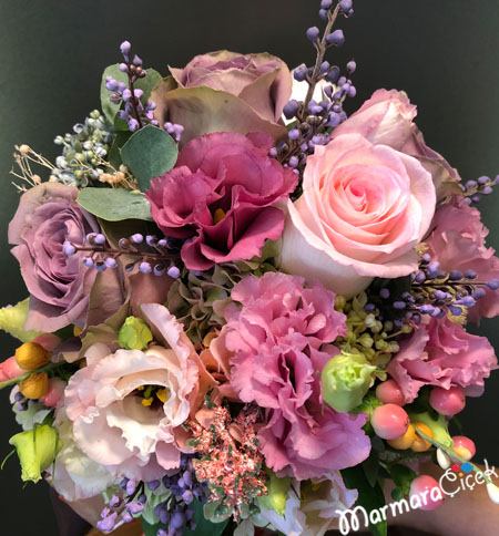 Showy Bridal Bouquet