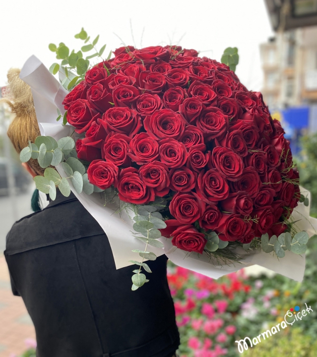 101 Pieces of Rose Bouquet