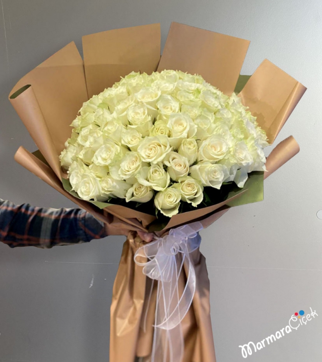 Group White Rose Bouquet