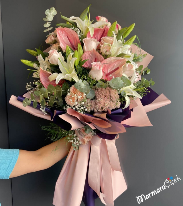 Engagement Bouquet in Pink Tones