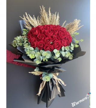 Bouquet of Artificial Red Roses