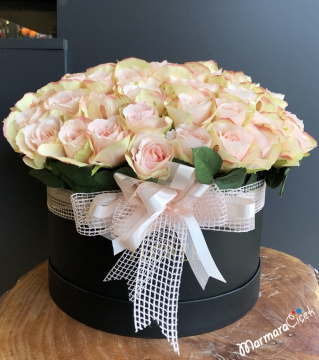 Artificial Engagement Flower in a Box