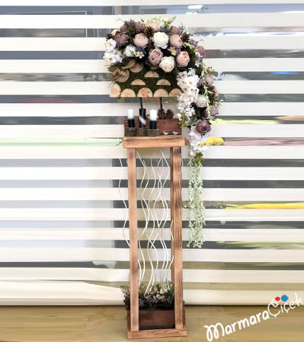 Yapay Çiçeklerden Şelale