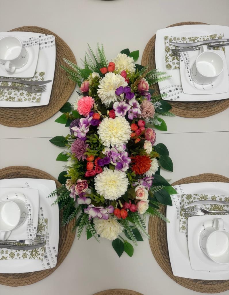 Yapay Masa Çiçekleri 