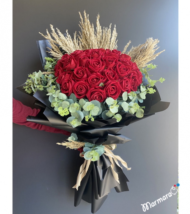 Bouquet of Artificial Red Roses