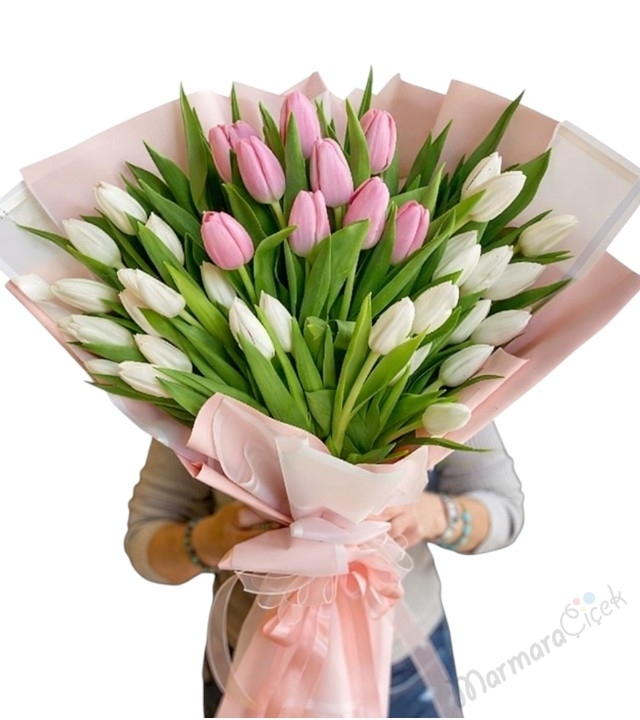 35 Pembe ve Beyaz Lale Buketi