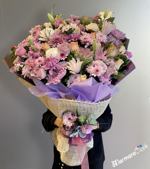 Showy Pastel Bouquet