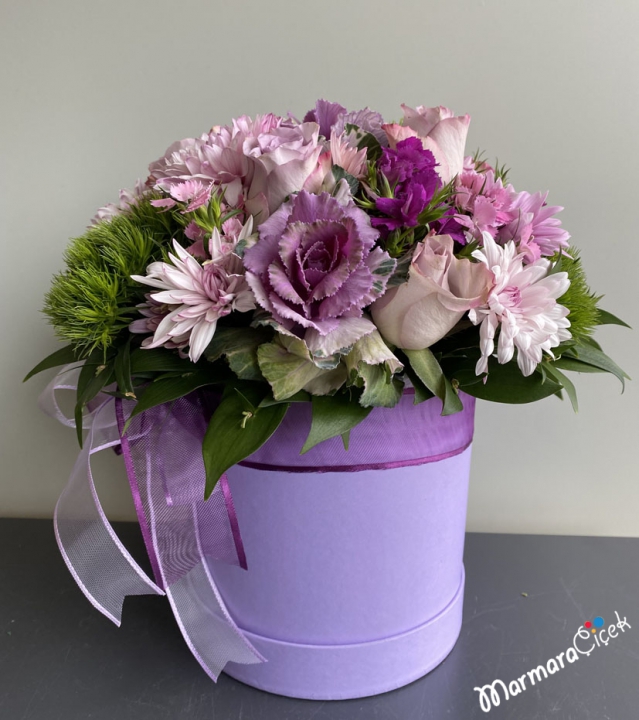 Flowers in Lilac shades in a box