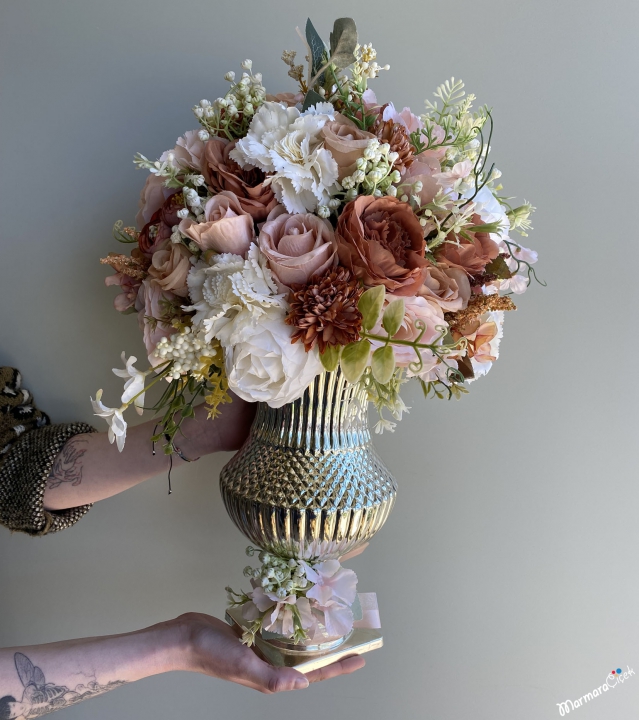 Artificial Engagement Flower