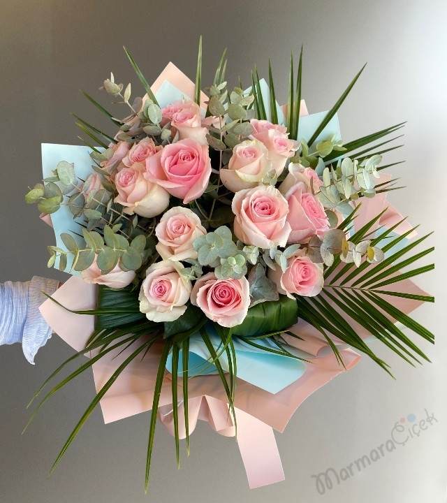 Açık Pembe Gül Buketi