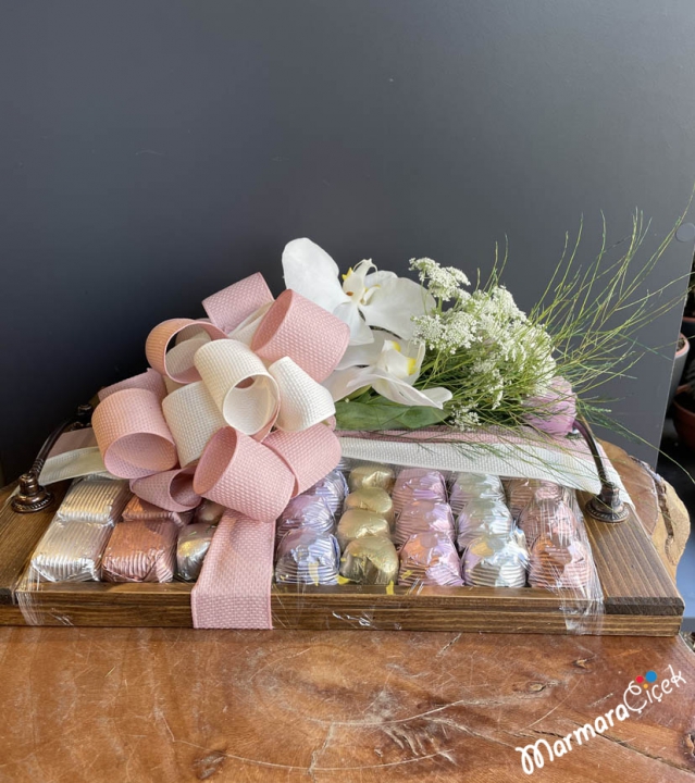 Engagement Chocolate in Wood Tray