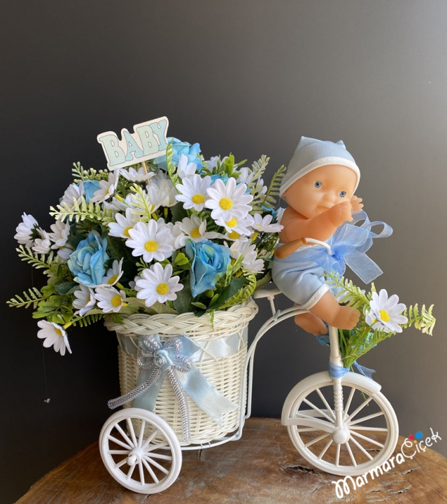 Bisiklette Yapay Papatyalar Erkek Bebek Tebrik Çiçeği