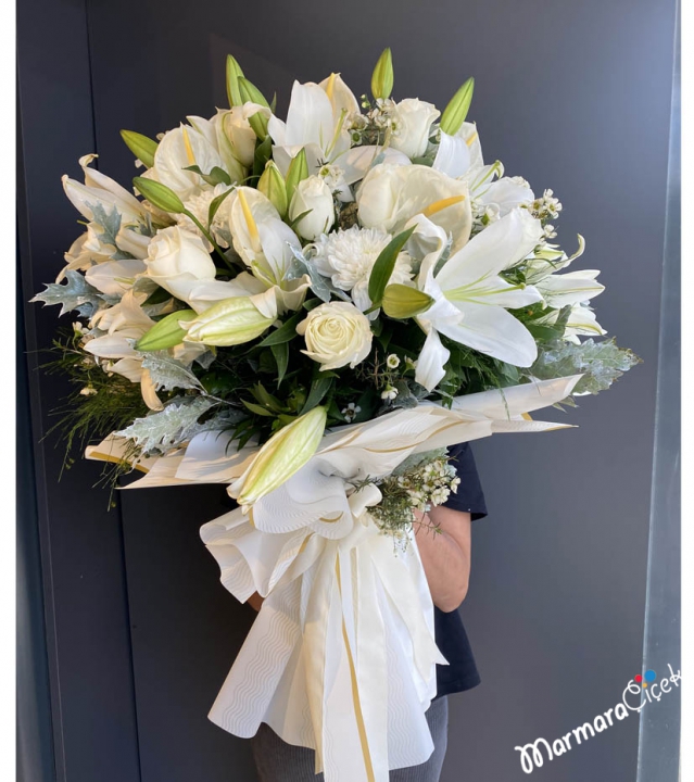 Casablanca Simple Bouquet