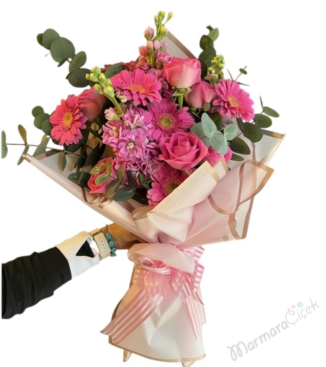 Fuşya Çiçekli Buket