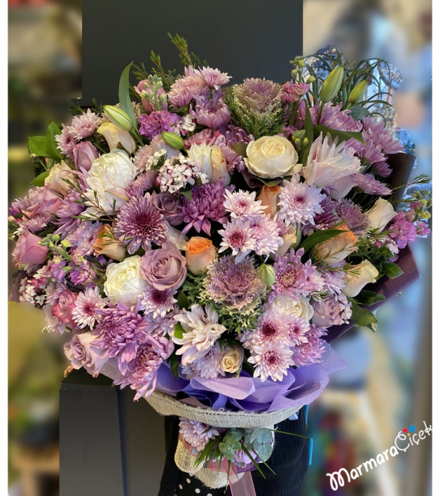 Showy Pastel Bouquet