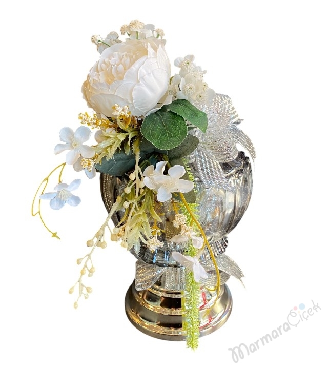 Gümüş Kupa İçinde Çikolata 