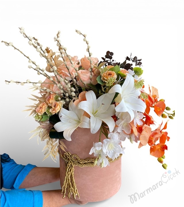 Pudra Zarafeti Yapay Çiçek Aranjmanı