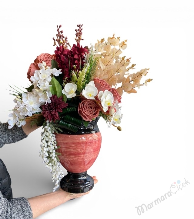 Pastel Tonlarda Vazolu Yapay Çiçek Aranjmanı