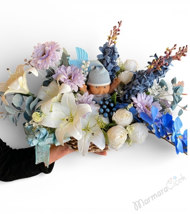 Erkek Bebek Temalı Yapay Çiçek Sepeti