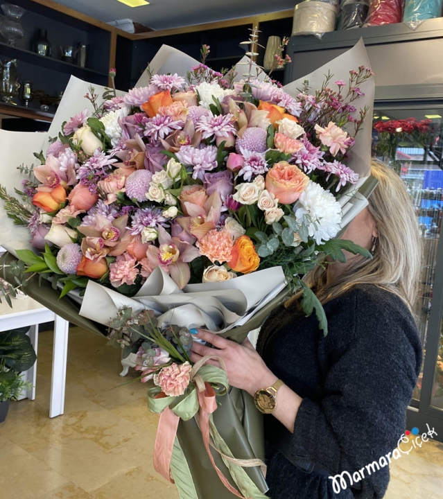 Jumbo Size Flower Bouquet