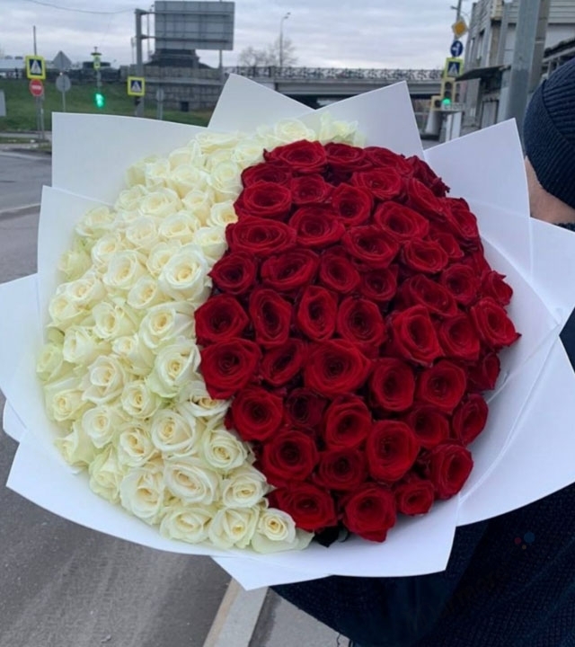 Kırmızı Beyaz 101 Gül Buketi