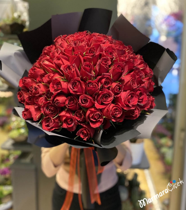 Group Red Rose Bouquet