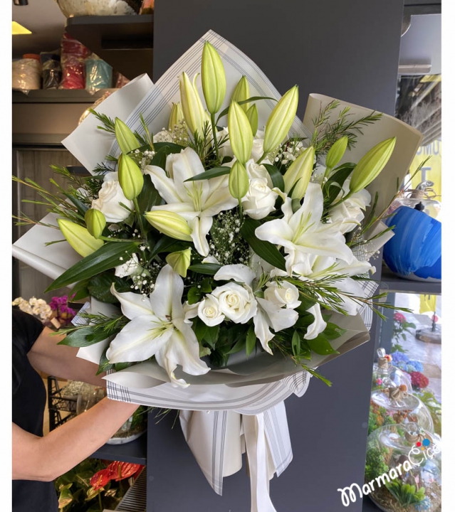 Scented Lilies Bouquet