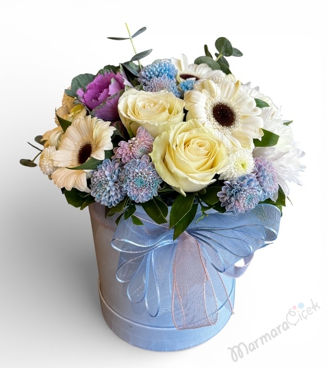 Kutuda Beyaz & Pastel Çiçek 