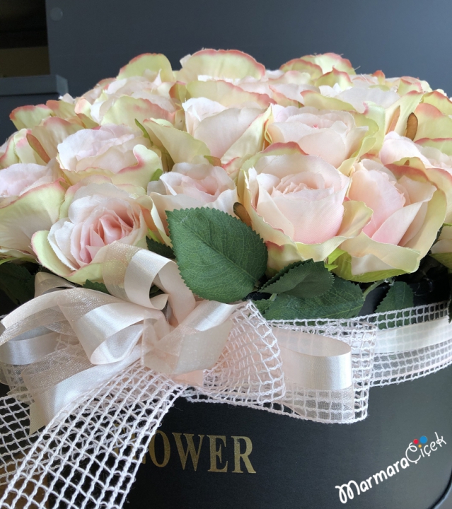 Artificial Engagement Flower in a Box