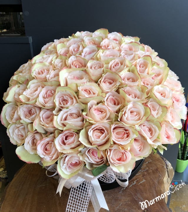 Artificial Engagement Flower in a Box