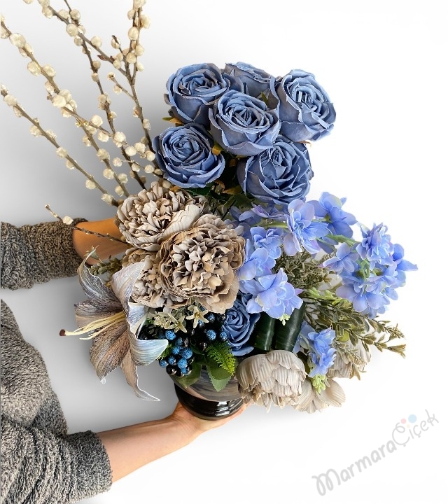 Mavi Tonlarda Vazoda Yapay Çiçek