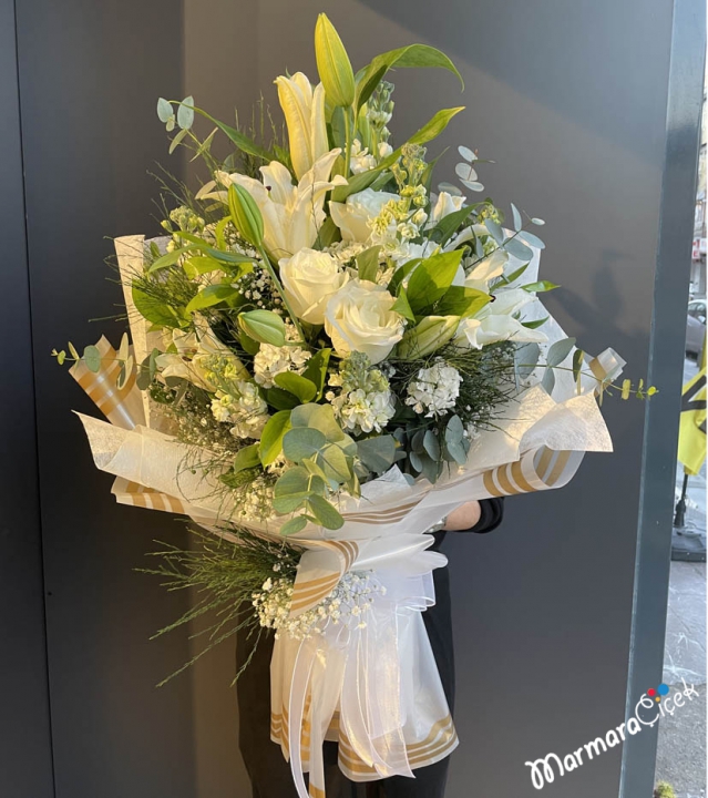 Fragrant Lilies Bouquet