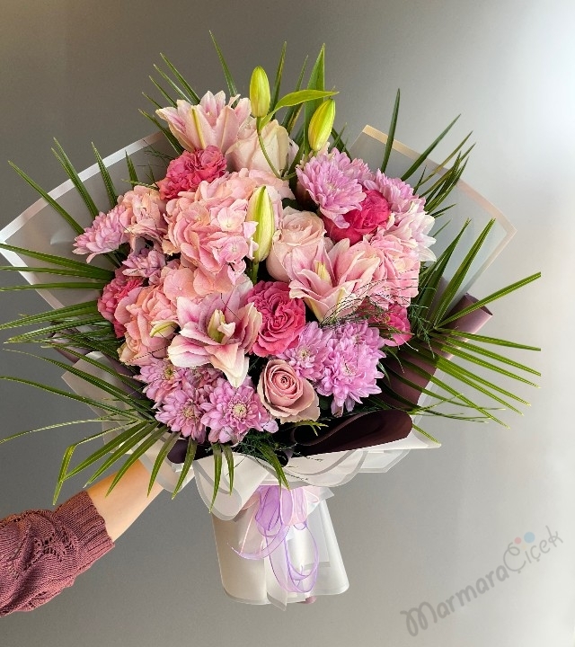 Pembe Tonlarda Buket 