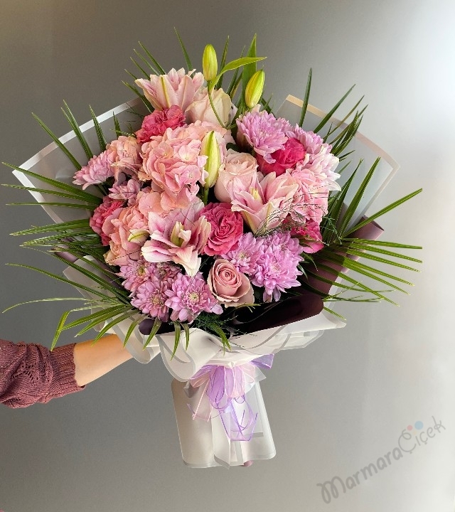 Pembe Tonlarda Buket 