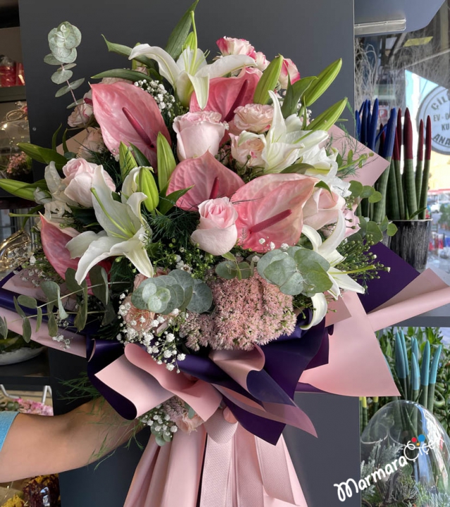 Engagement Bouquet in Pink Tones