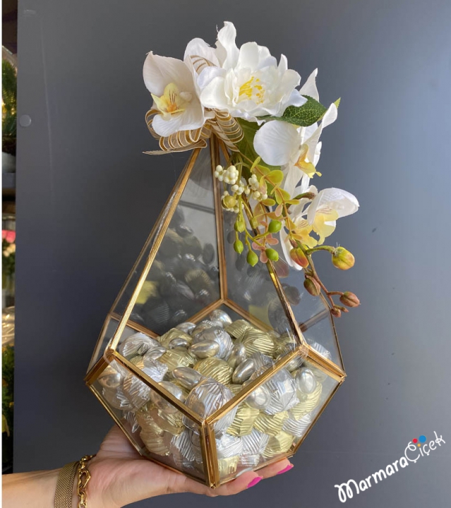 Engagement Chocolate in Prism