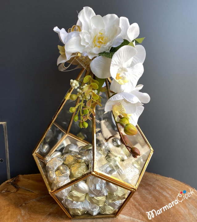 Engagement Chocolate in Prism