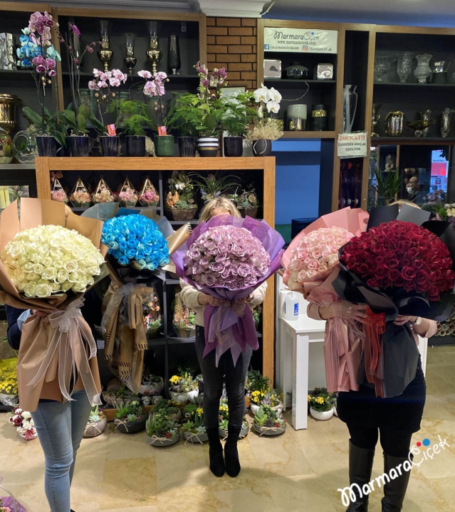 Colorful Bouquets of Roses