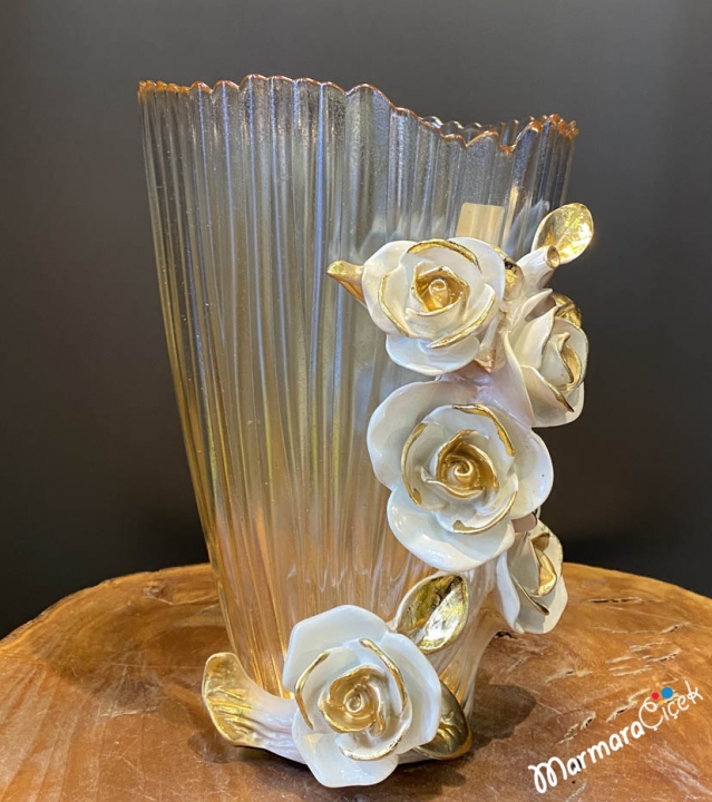 Royal Krem Çiçekli Vazo