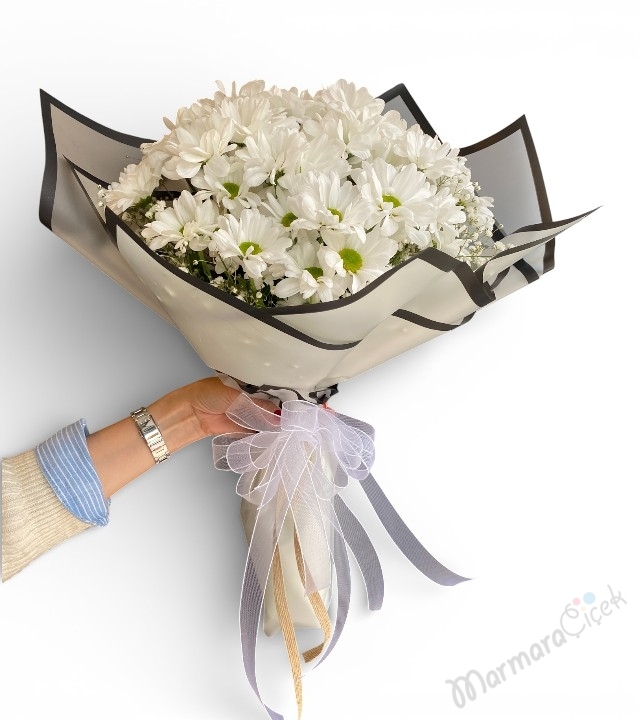 Saf Zarafet Beyaz Papatya Buketi