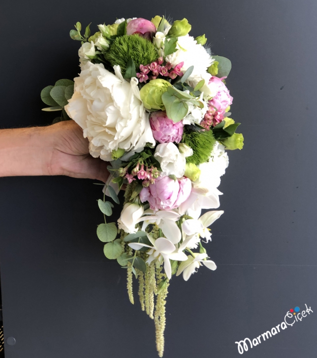 Pendulous Bridal Hand Flower