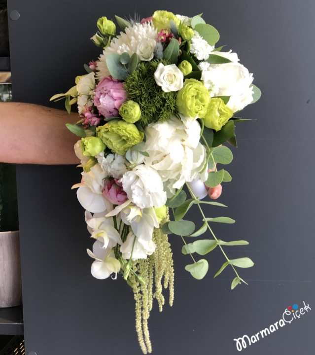 Pendulous Bridal Hand Flower