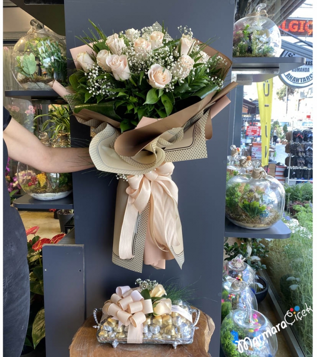 Salmon Rose Bouquet And Chocolate