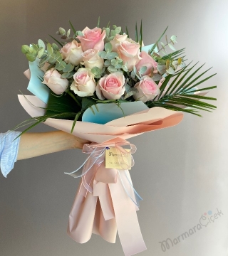 Açık Pembe Gül Buketi