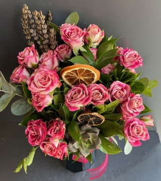 Flinders Lane Spray Roses