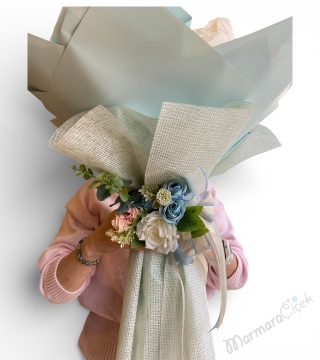 Pastel Tonlarda Yapay Çiçek Buketi