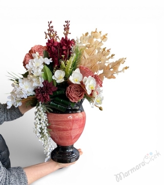 Pastel Tonlarda Vazolu Yapay Çiçek Aranjmanı