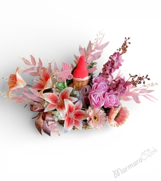 Kız Bebek Temalı Yapay Çiçek Sepeti