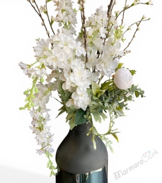 Beyaz Bahar Dalı Dekoratif Yapay Çiçek Aranjmanı