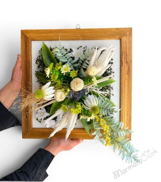 Fresh Garden Çerçeveli Yapay Çiçek Aranjmanı